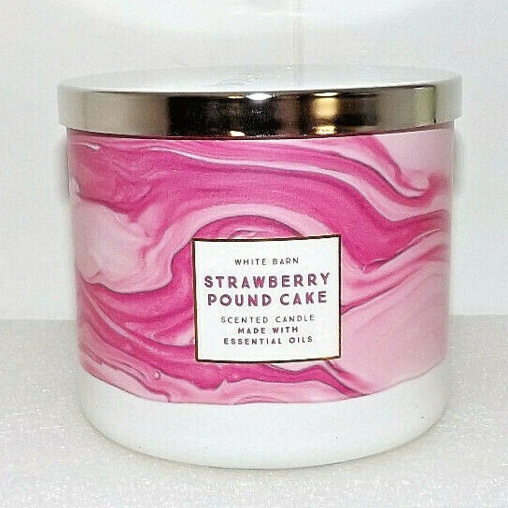 WHITE BARN | Strawberry Pound Cake 3-wick candle